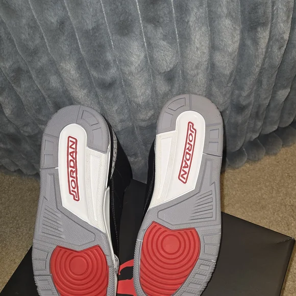 Jordan Kids Black and White Sneakers with Red Accents - Picture 4 of 5